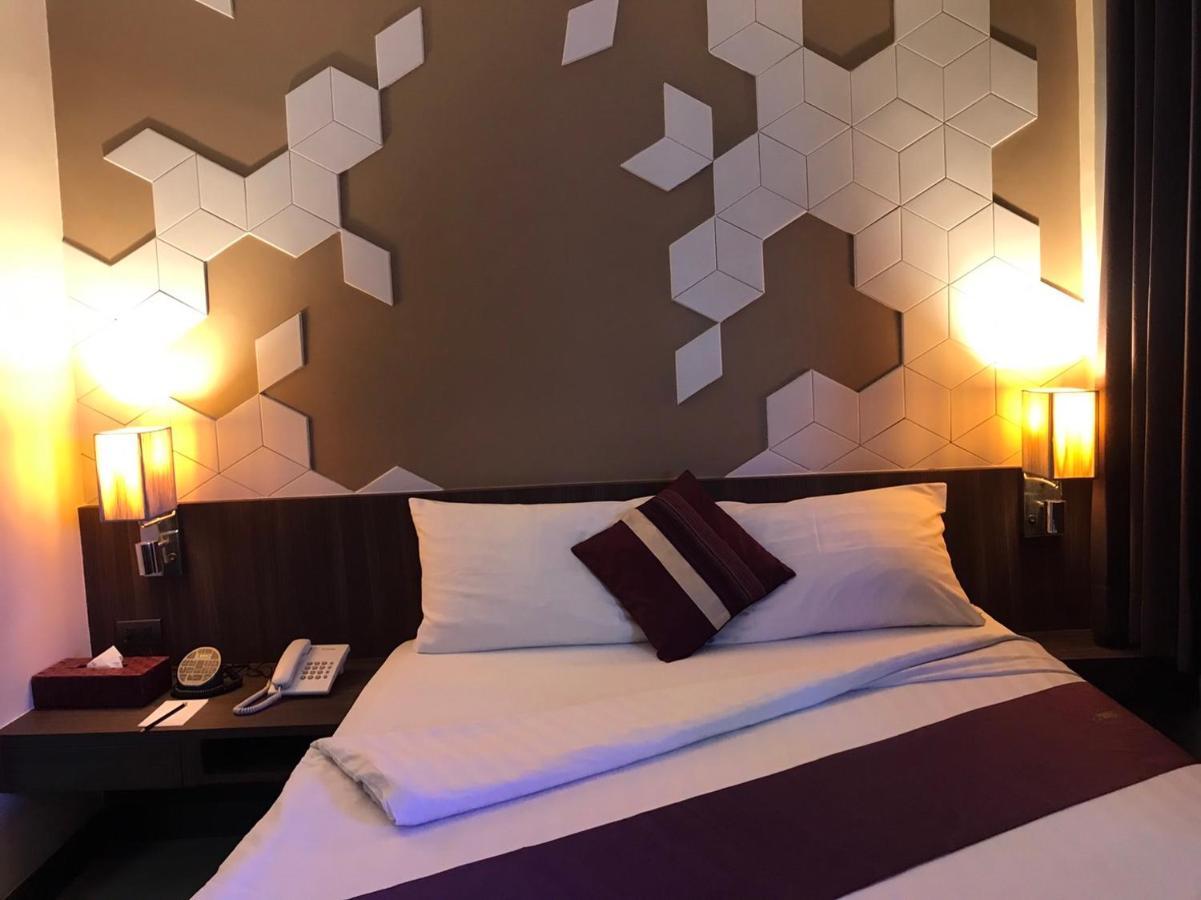 Paradiso Boutique Suites Bangkok Esterno foto