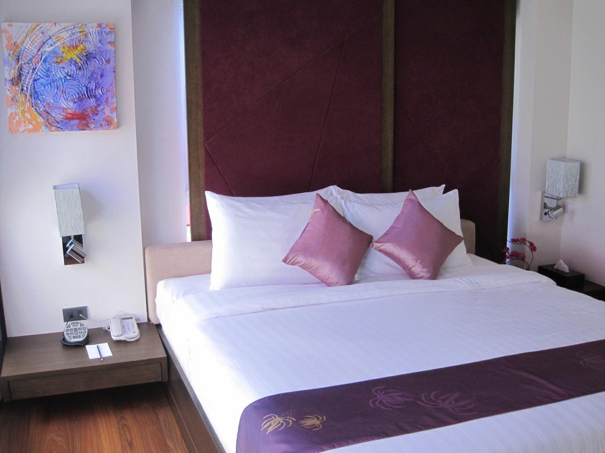 Paradiso Boutique Suites Bangkok Esterno foto