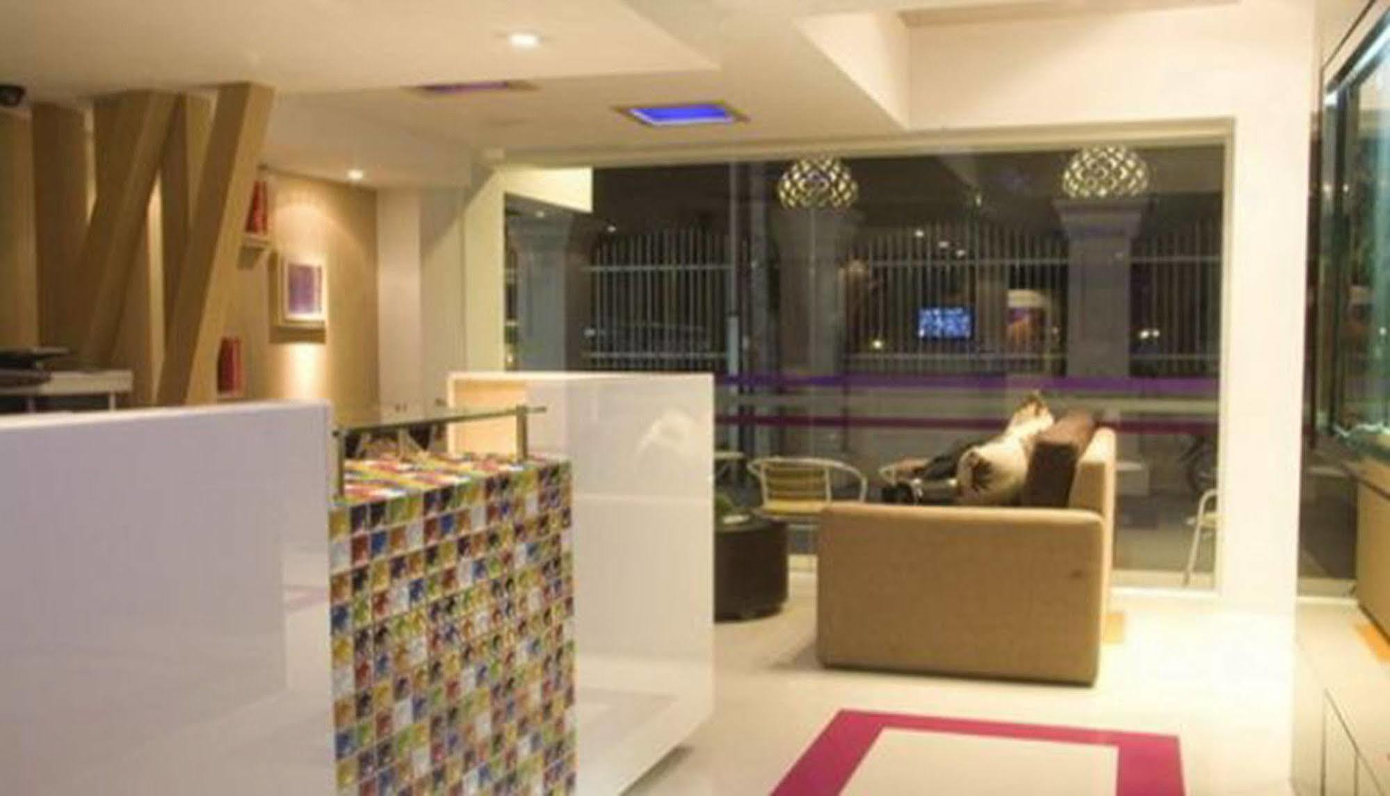 Paradiso Boutique Suites Bangkok Esterno foto