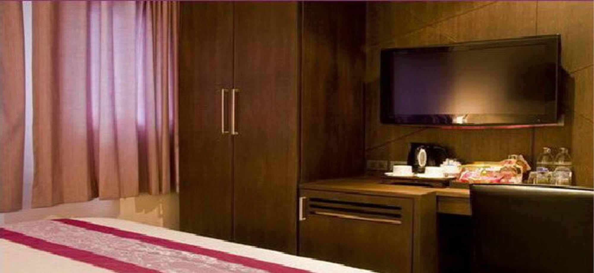 Paradiso Boutique Suites Bangkok Esterno foto