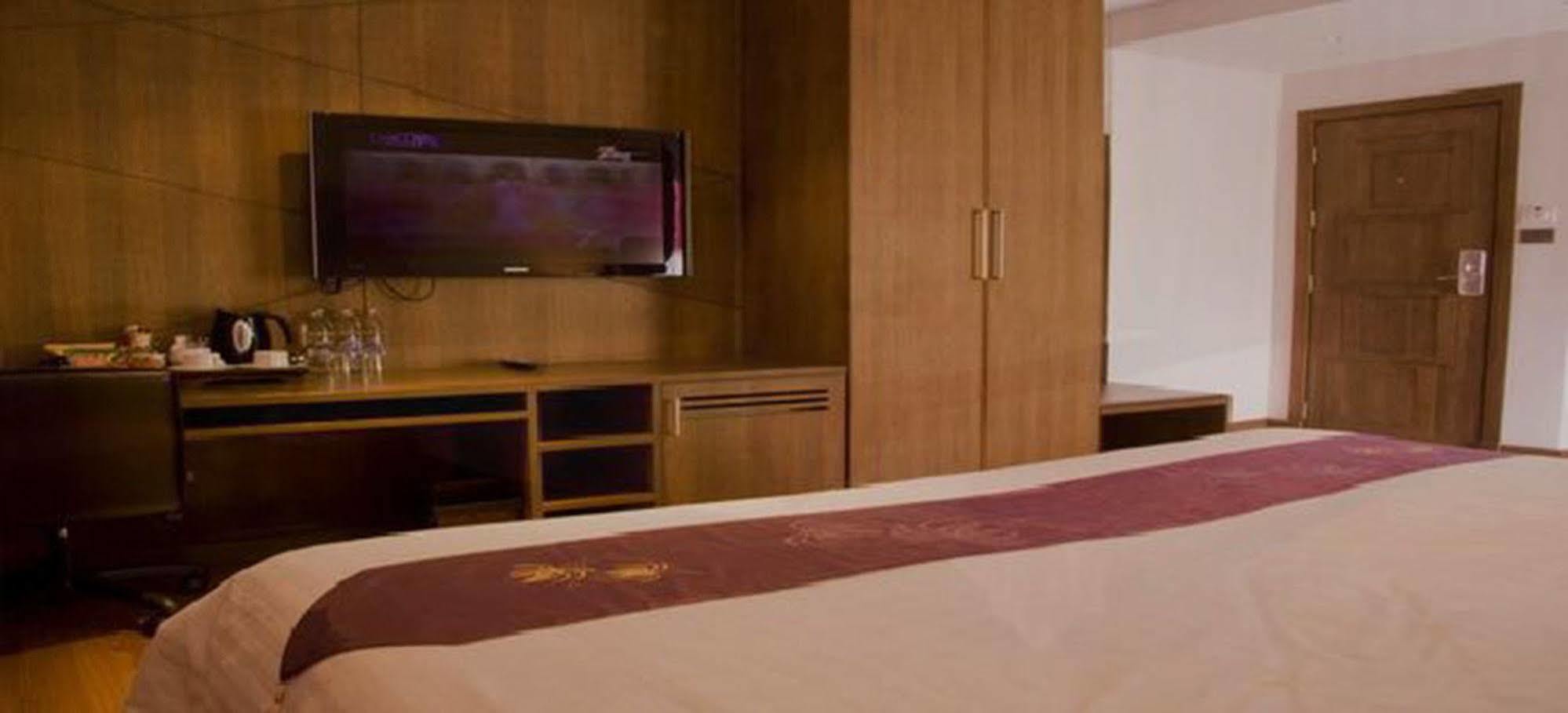 Paradiso Boutique Suites Bangkok Esterno foto